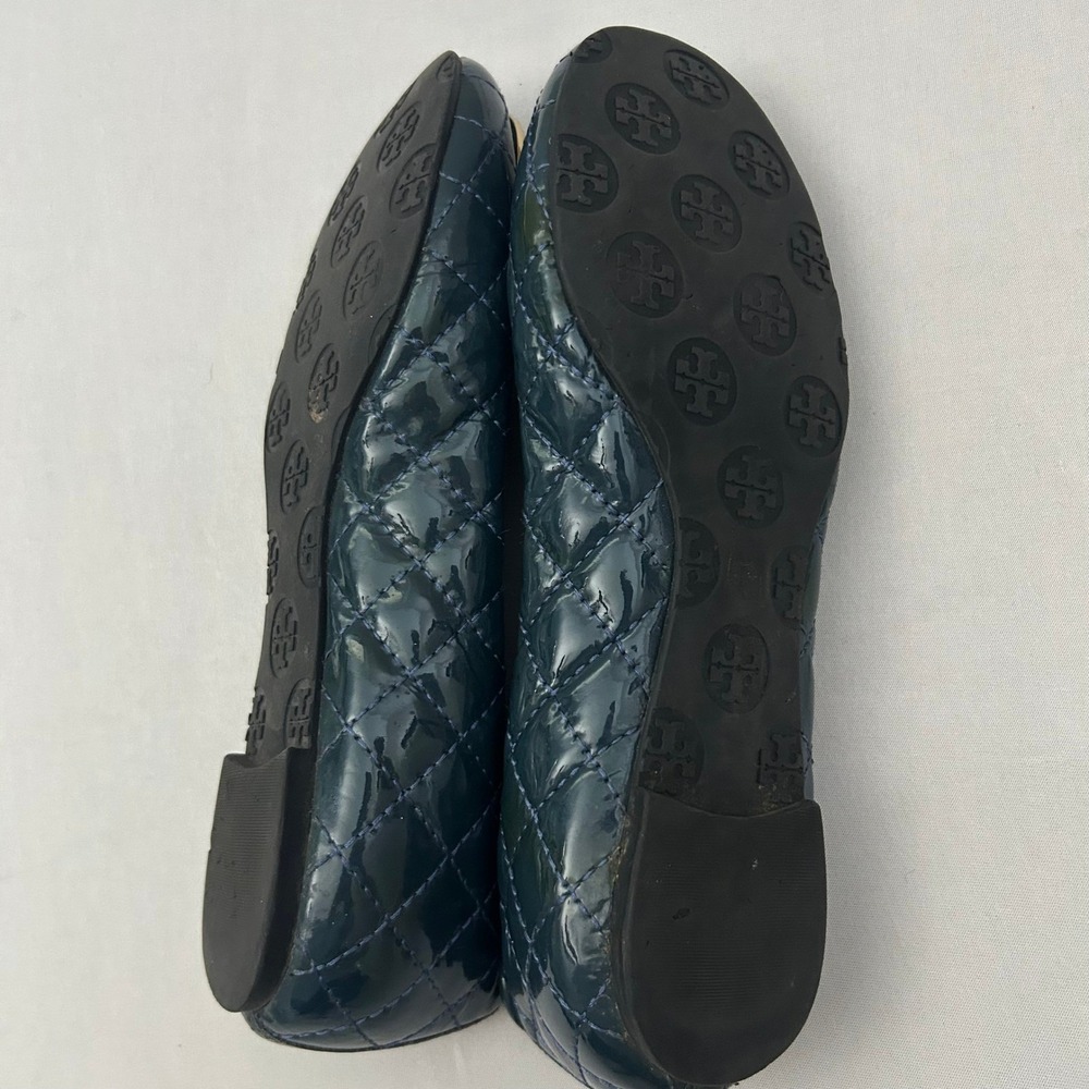 Tory Burch Quinn Ballet Flats Womens 6.5 Blue Quilted Patent Leather Gold Logo - Picture 10 of 11